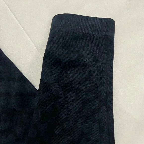 Spanx Blue Printed Leggings Size Small - Picture 3 of 9